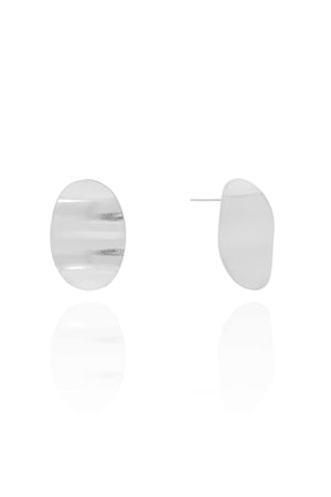 Brinco Oval Ondulado Liso Ródio Branco
