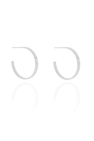 Brinco Argola Reta Esteira Texturizada 2.4 cm Ródio Branco