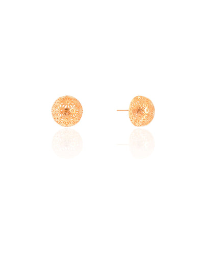 Brinco Meia Bola Detalhada Vazada 1.2 cm Banhado a Ouro 18K