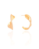 Brinco Argola Torcida Cravejada Cristal 2.8 cm Banhado a Ouro 18K