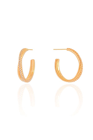 Brinco Argola Entrelaçada Cravejada Cristal 2.2 cm Banhado a Ouro 18K