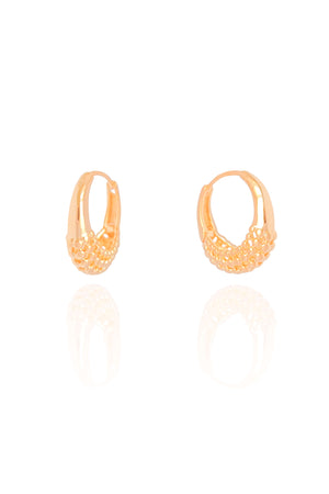Brinco Argola Click Bolinhas Vazadas 1.9 cm Banhado a Ouro 18K
