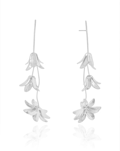 Brinco Três Flores Ródio Branco