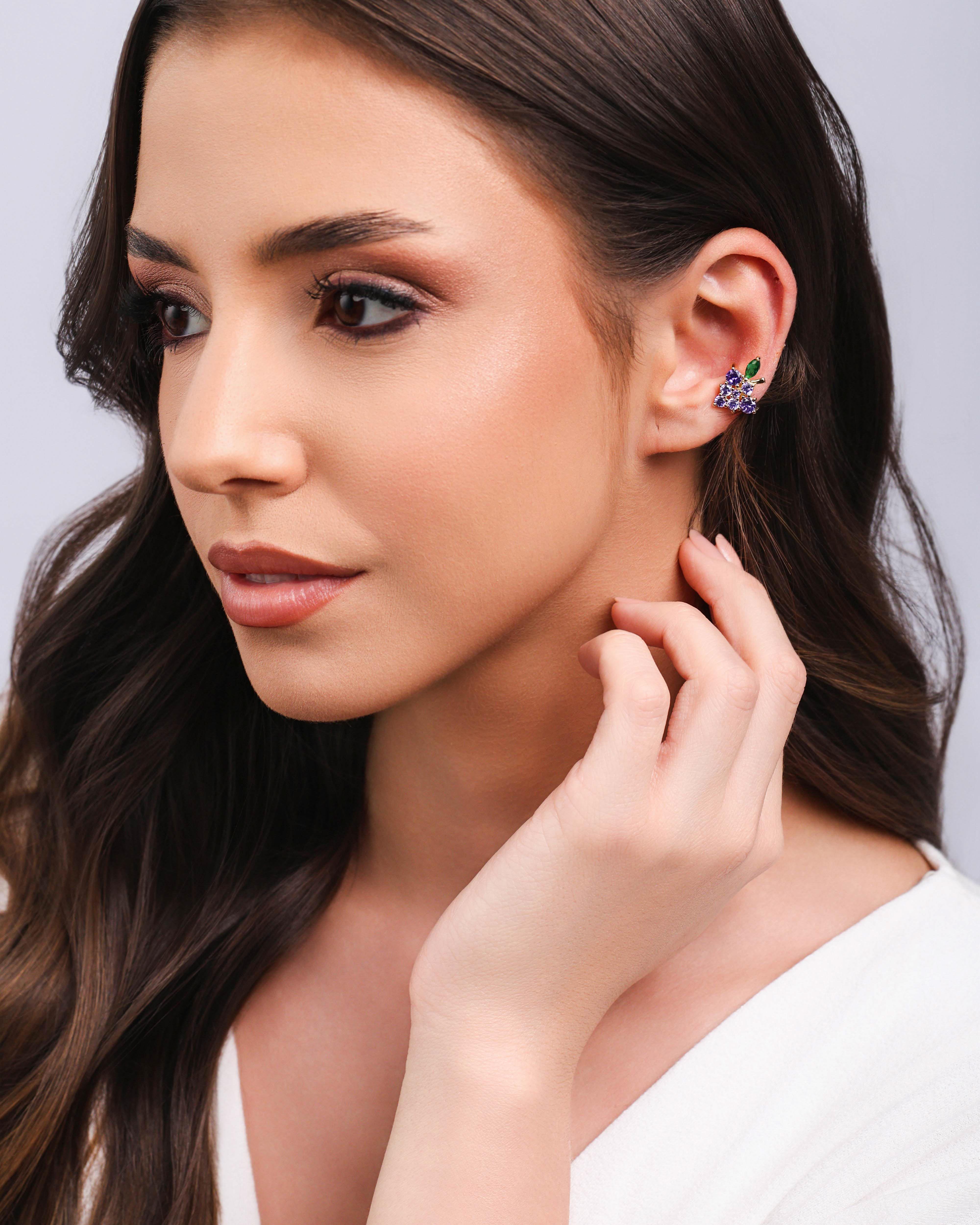 Piercing Uva Lado Esquerdo Banhado a Ouro 18K