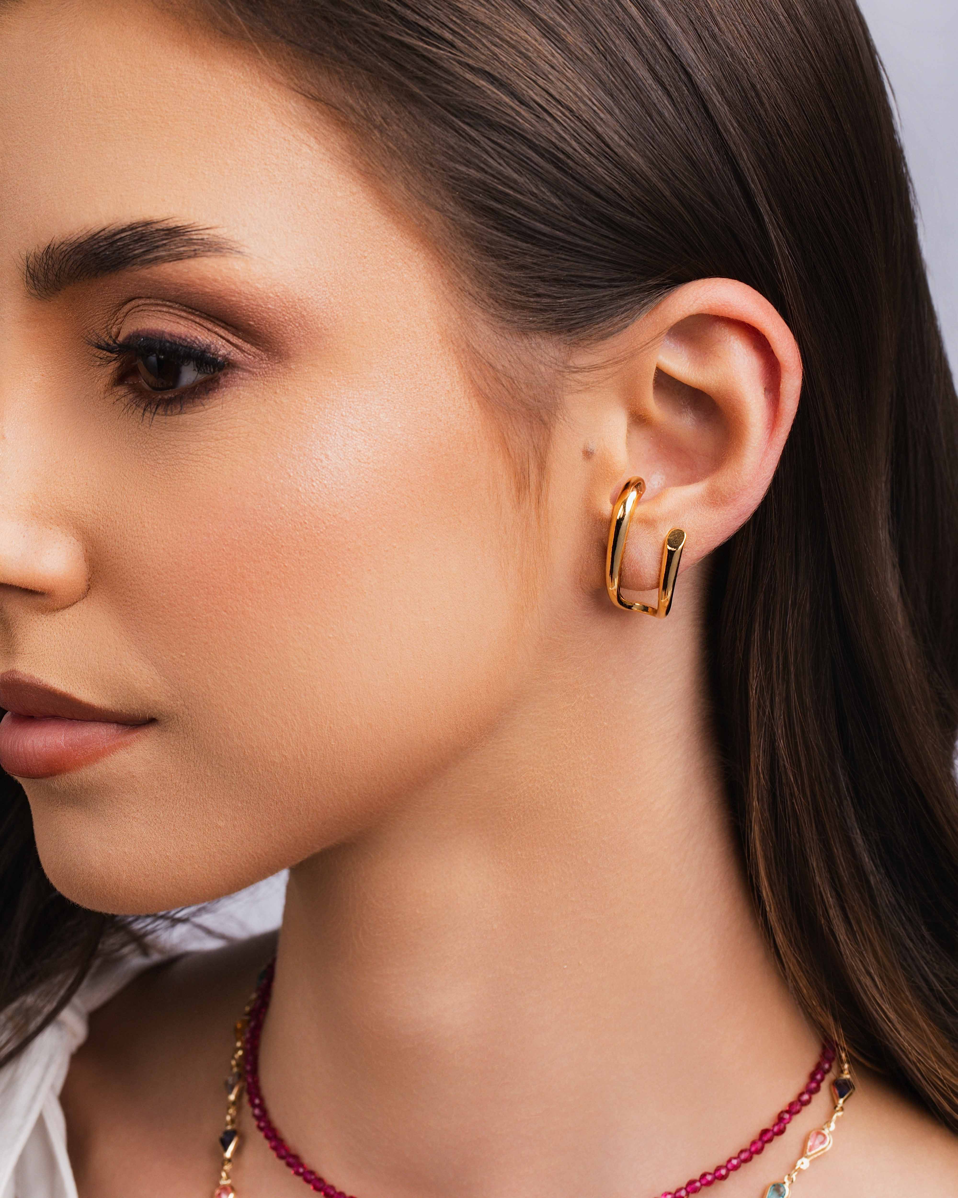 Ear Hook Filetes Lisos Banhado a Ouro 18K