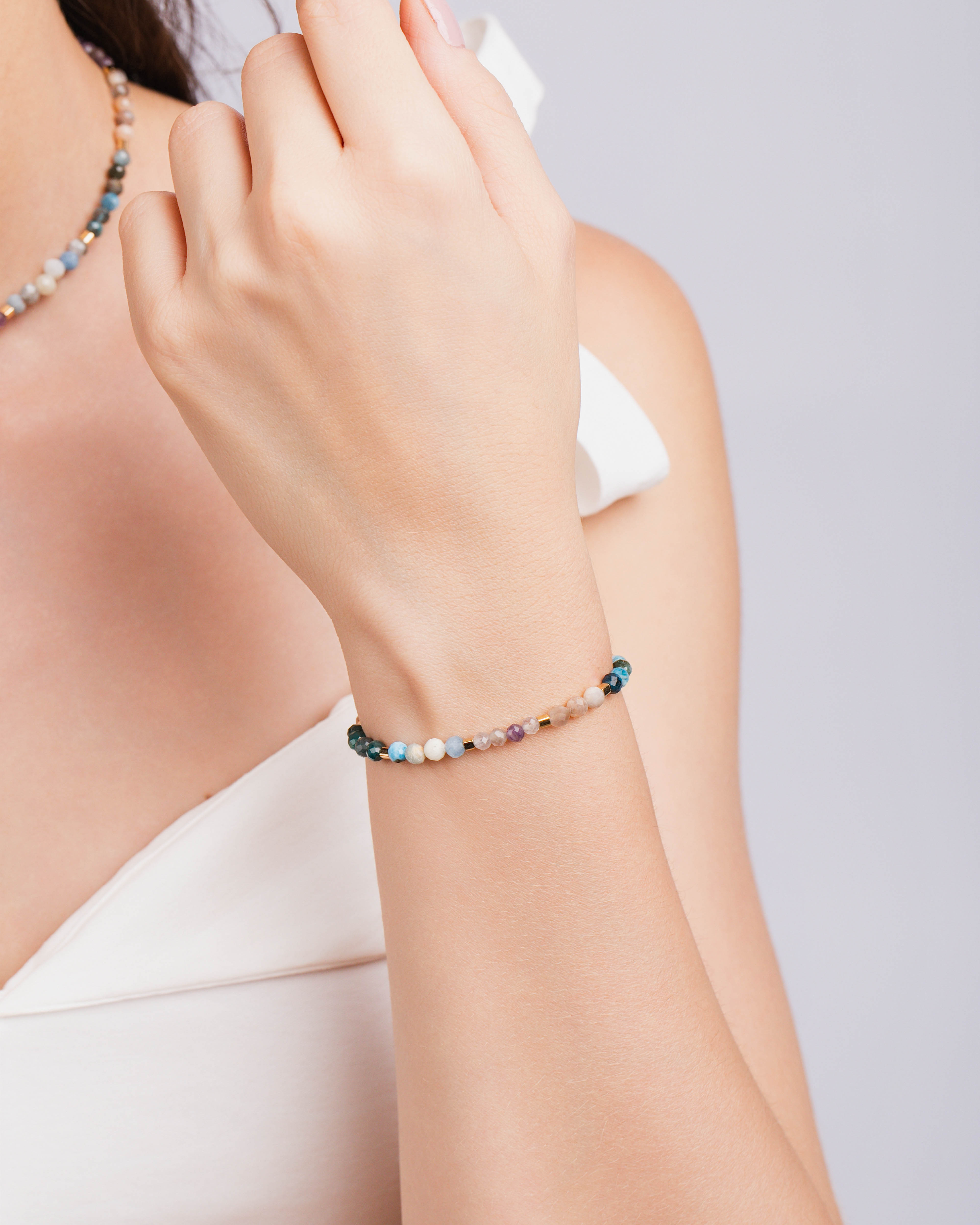 Pulseira Cristais Coloridos 3 mm Banhado a Ouro 18K