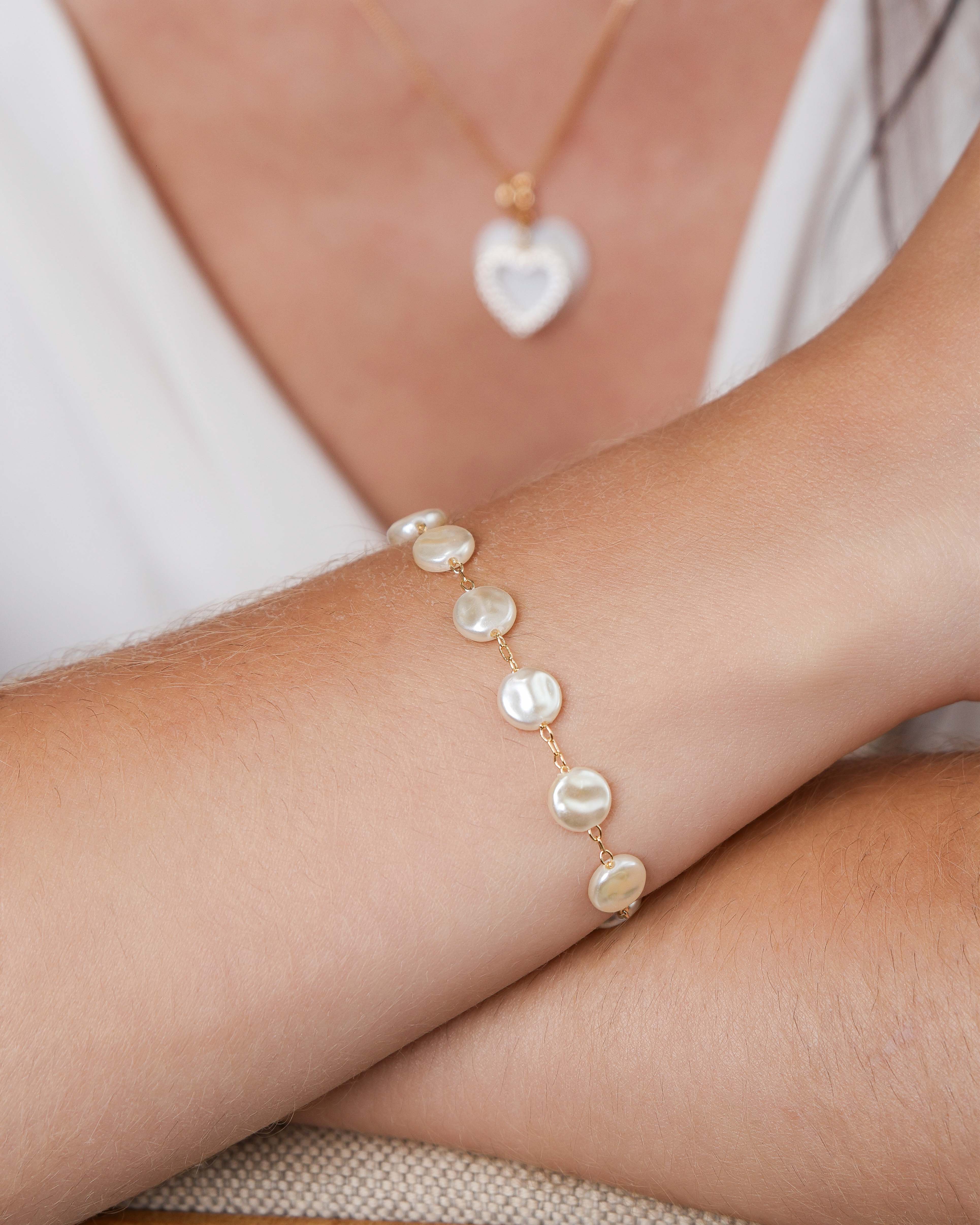 Pulseira Pérolas Achatadas Barrocas Banhado a Ouro 18K