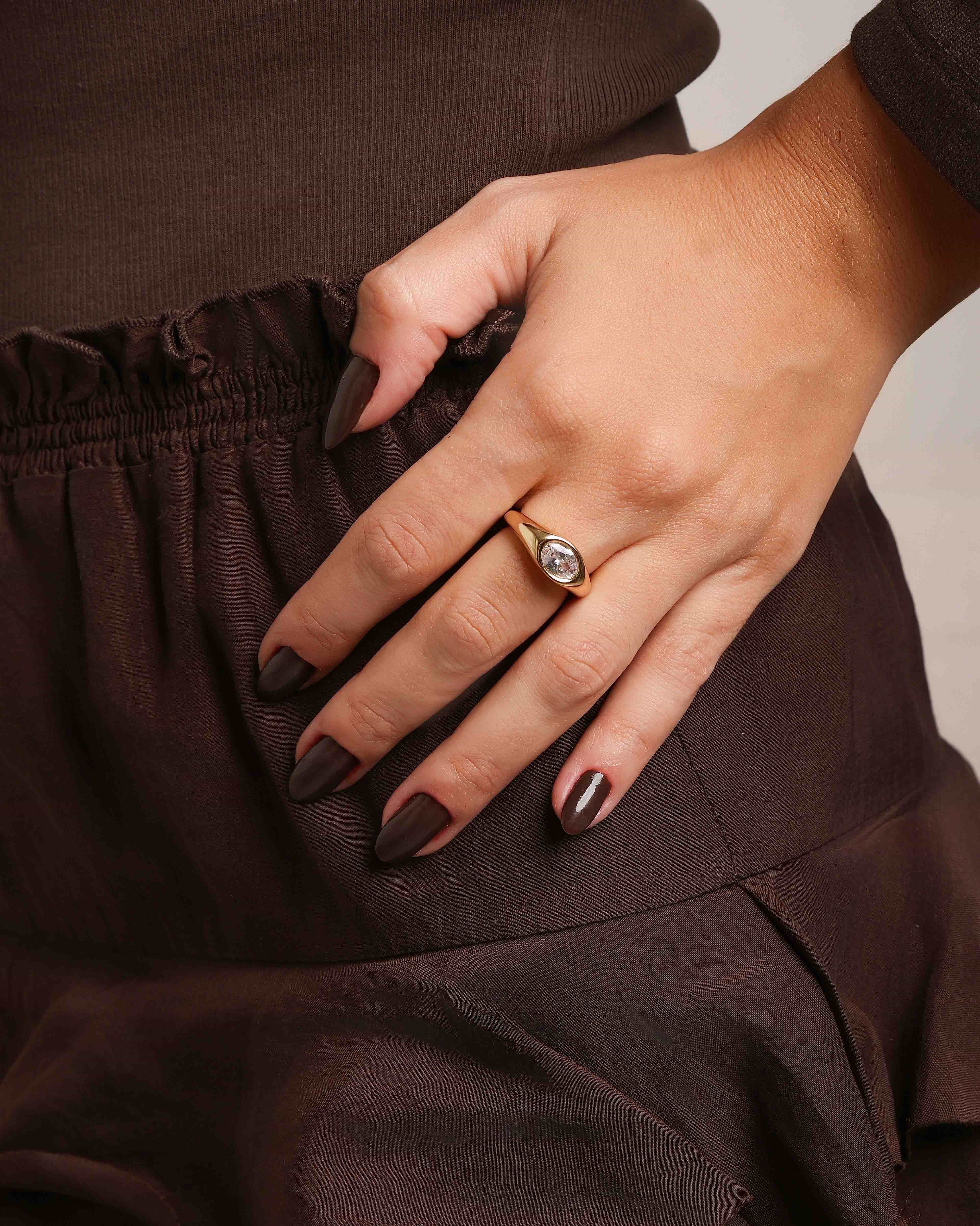 Anel Zirconia Oval Tamanho 17 Banhado a Ouro 18K