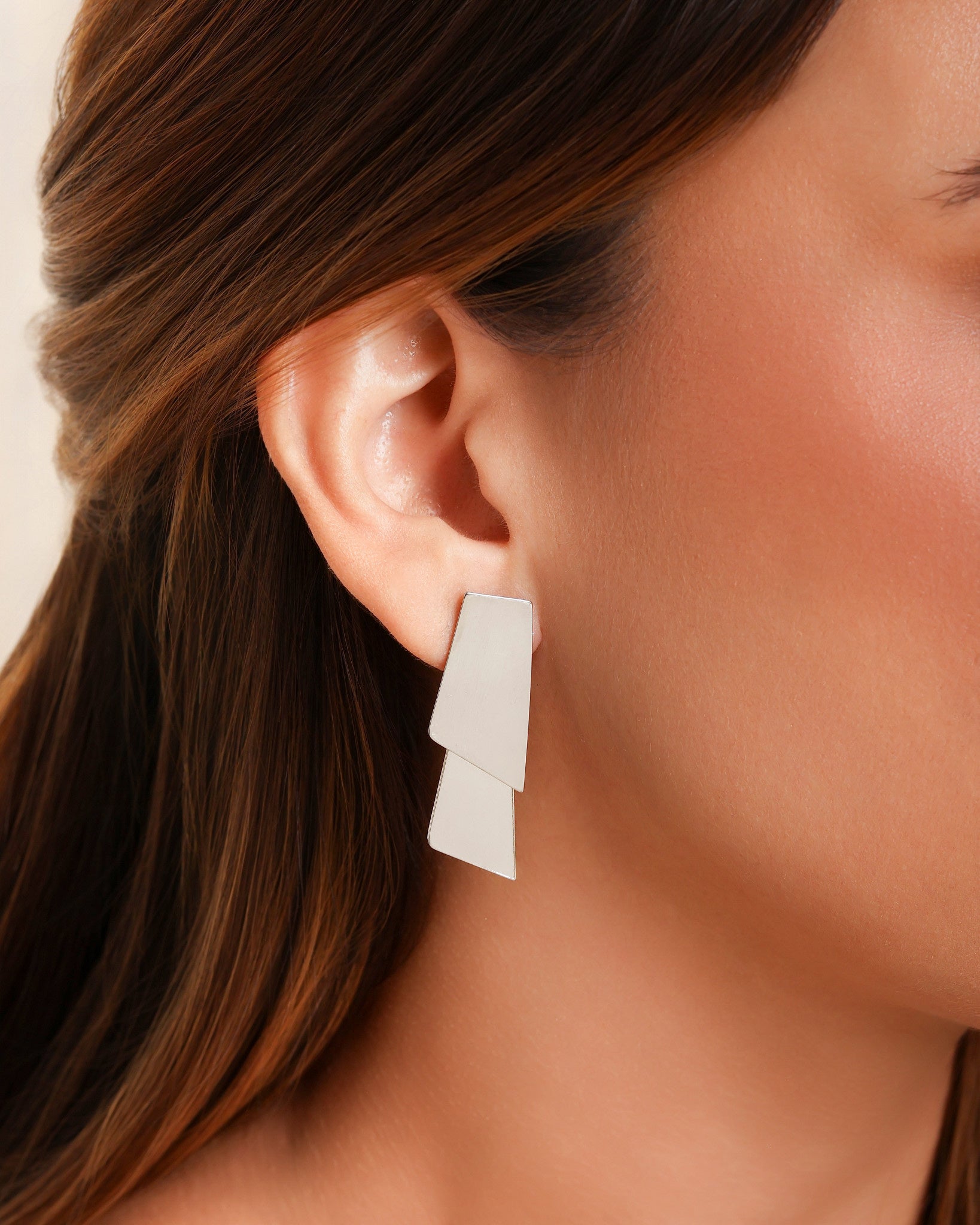 Brinco Ear Jacket Duas Chapas Lisas Ródio Branco