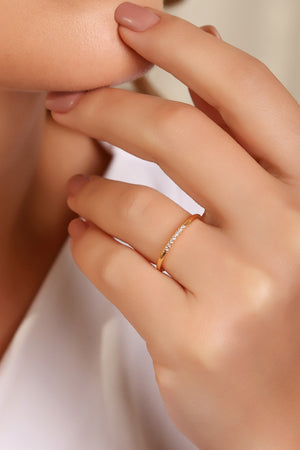 Anel Liso Cravejado Cristal Tamanho 24 Banhado a Ouro 18K
