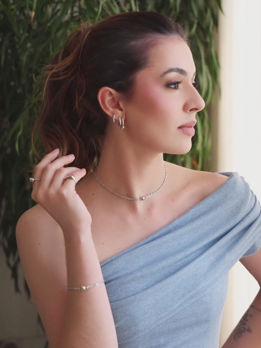 Chocker Corrente Modelo Cartier com Bolinha Lisa