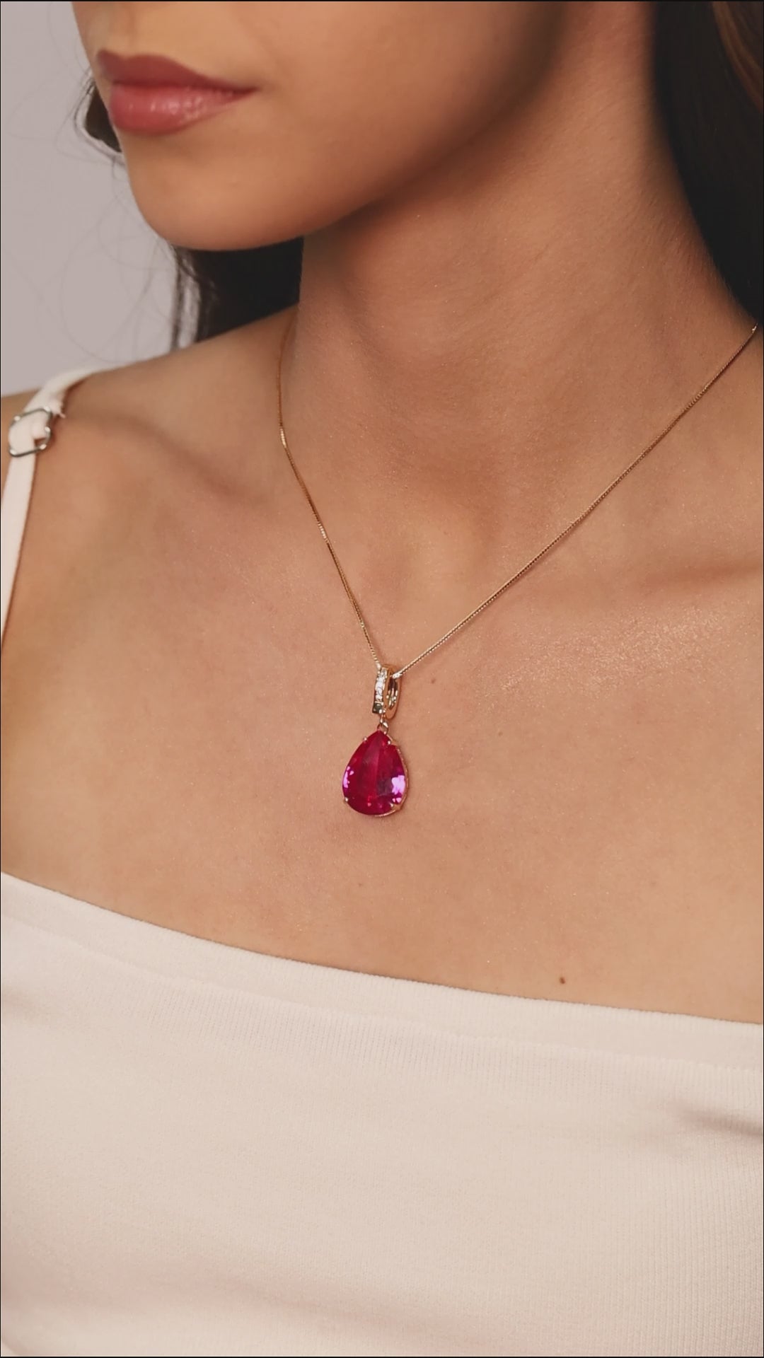 Pingente Gota Safira Rosa Cravejada Cristal Banhado a Ouro 18K