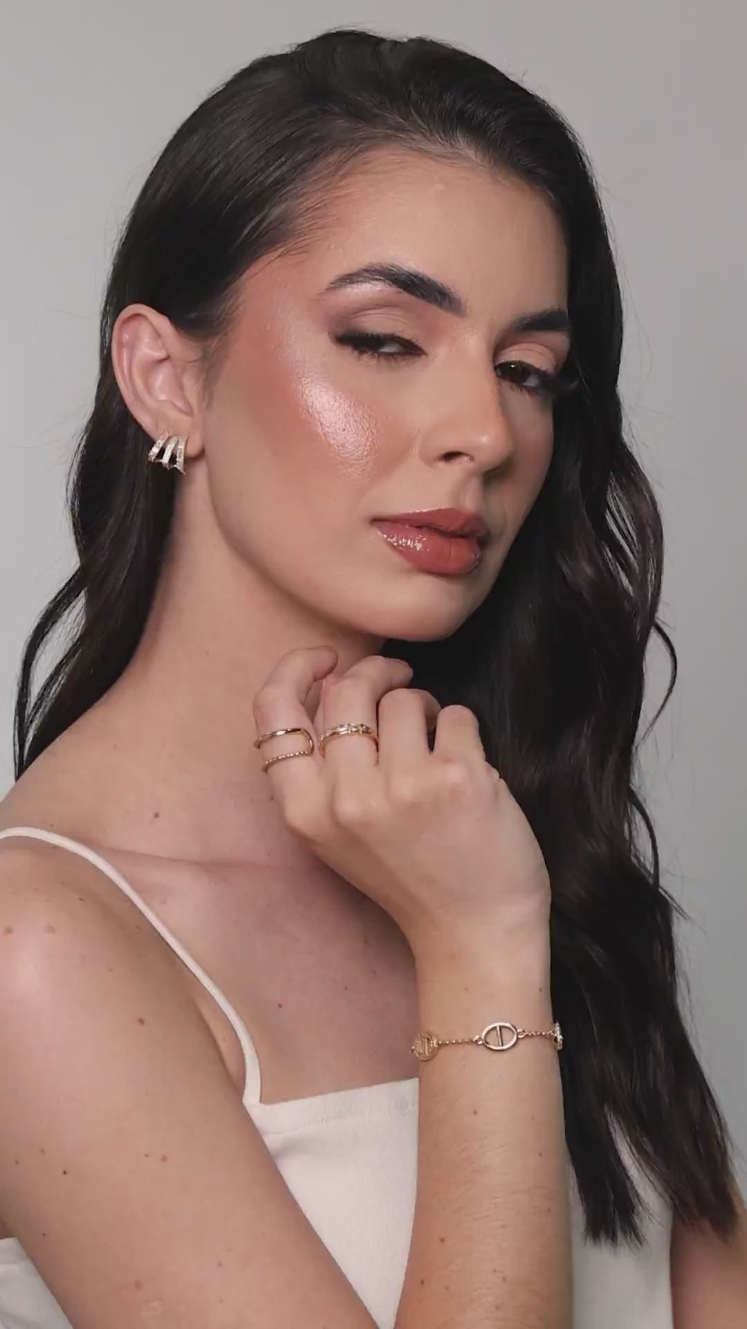 Brinco Argola Click Torcida Lisa 1.4 cm Banhado a Ouro 18K