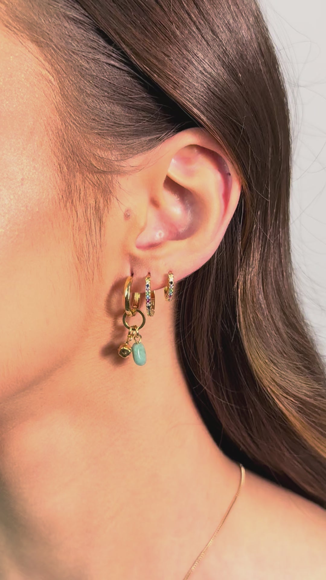 Brinco Argola Click Barroca Verde Jade 3.3 cm Banhado a Ouro 18K