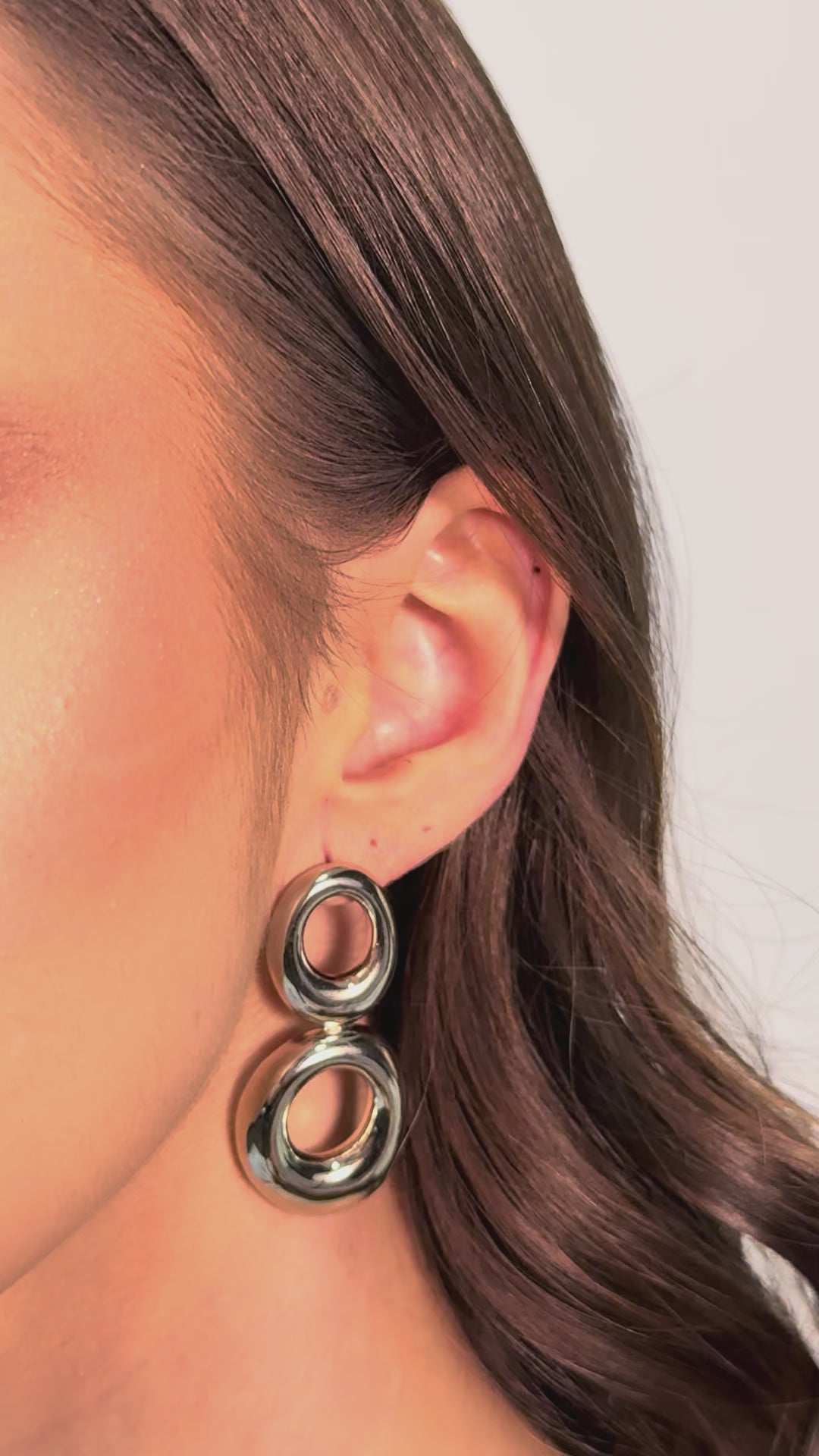 Brinco Oval Duplo Vazado Liso Ródio Branco