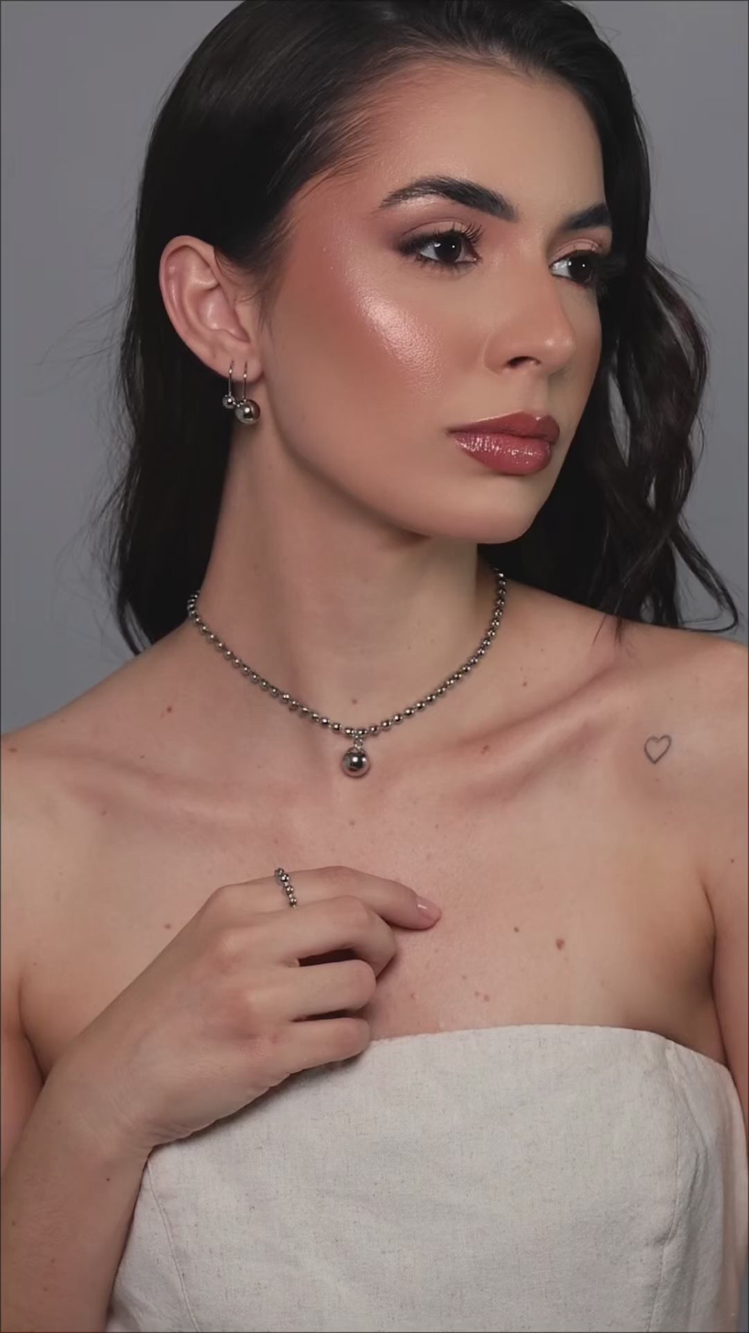 Choker Bolinhas Lisas Ródio Branco