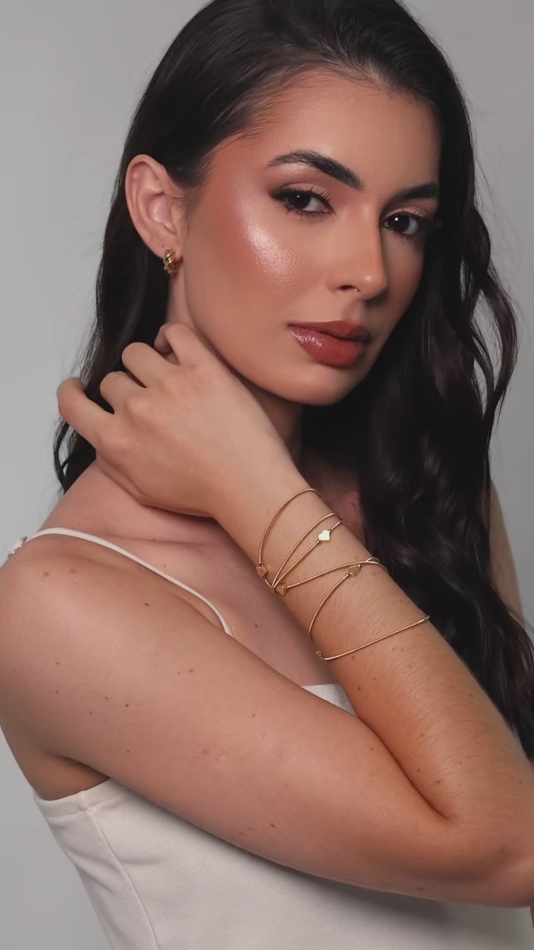 Pulseira Corda de Violão Corações Banhado a Ouro 18K